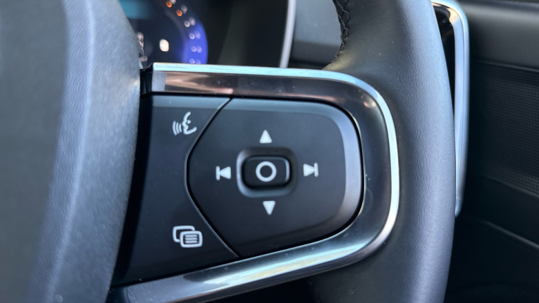 Volvo XC40 2.0 B3P Plus Black Edition 5dr Auto Petrol Estate